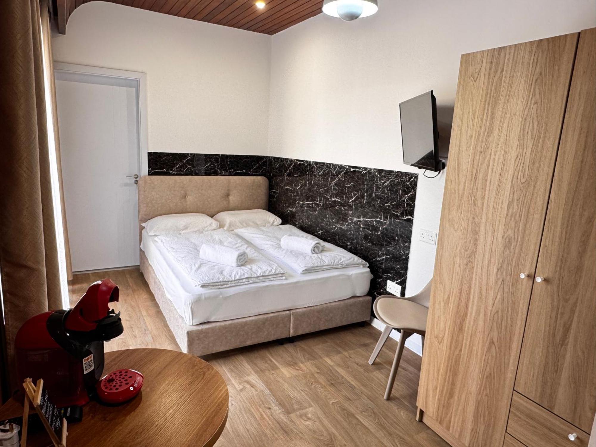 Apartament Modern Studionr3 Kitchen Bathroom Terrace